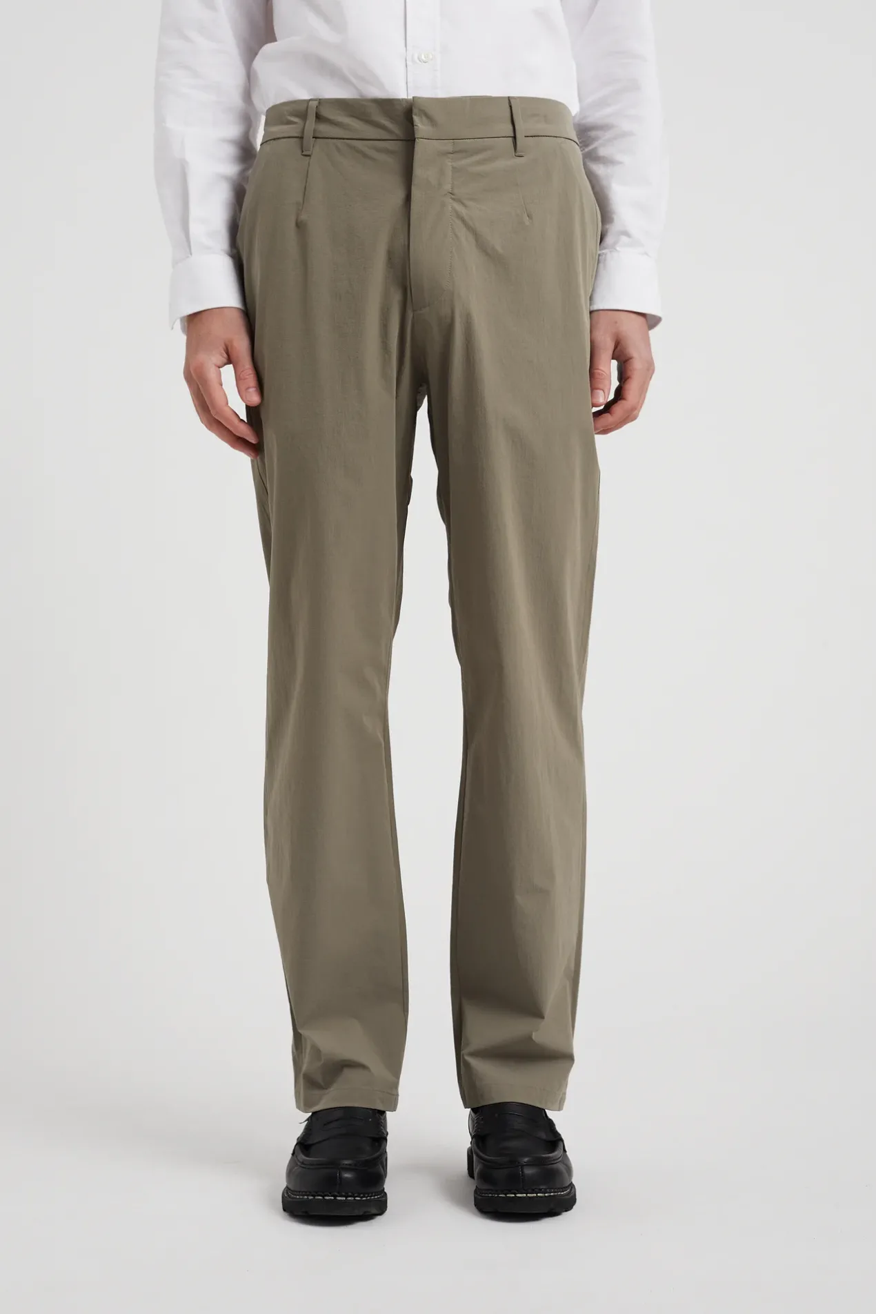 aaren_travel_light_2.webp Norse Projects TROUSERS^Aaren Travel Light Concrete Grey