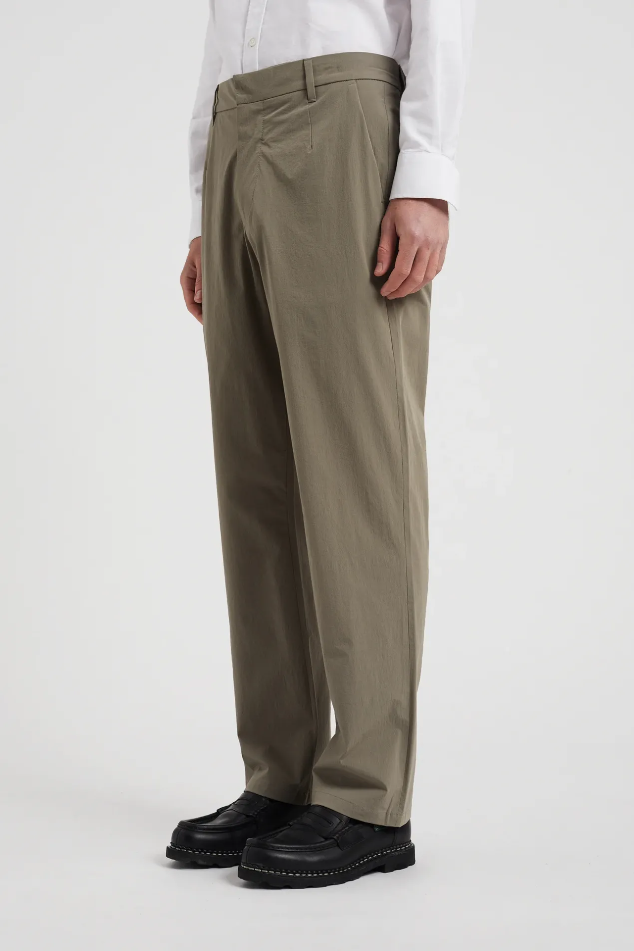 aaren_travel_light_3.webp Norse Projects TROUSERS^Aaren Travel Light Concrete Grey