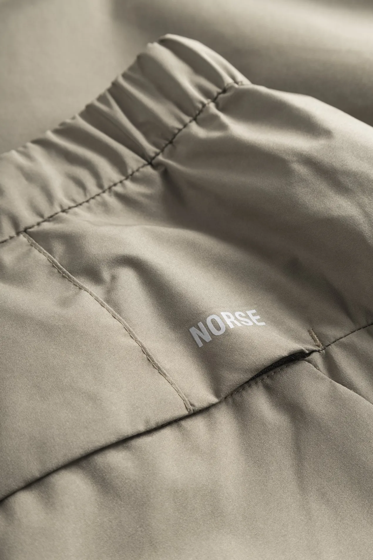 alvar_goretex_windstopper_tech_trouser_7.webp Norse Projects TROUSERS^Alvar Gore-Tex Windstopper Tech Trouser Sediment Green