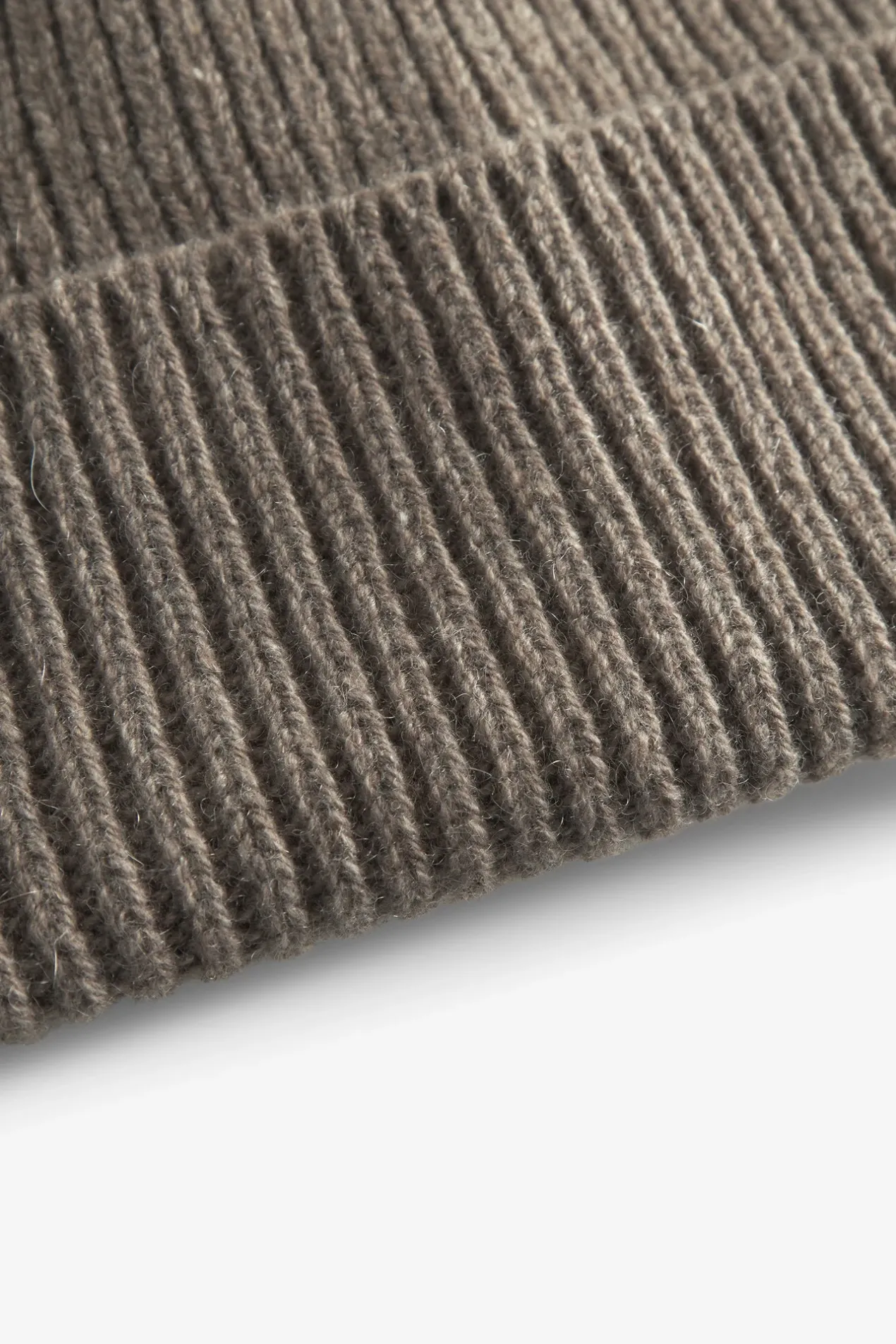 cashmere_rib_beanie_2.webp Norse Projects BEANIES^Cashmere Rib Beanie Taupe