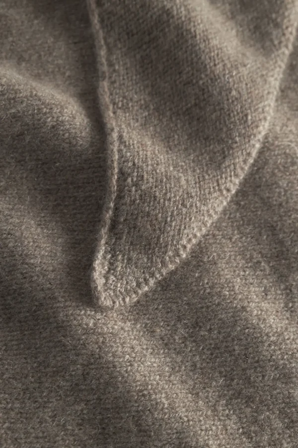 Norse Projects ACCESSORIES^Cashmere Triangle Scarf Taupe