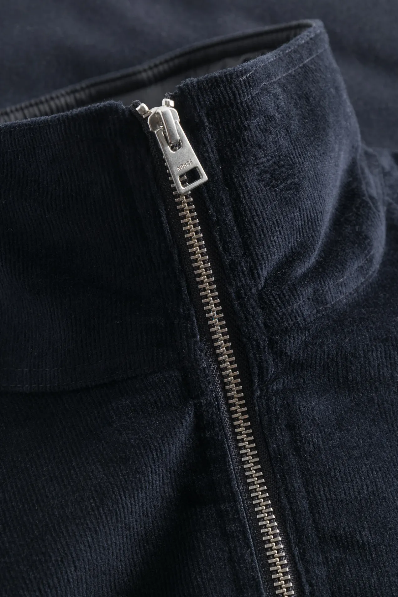 hakon_solotex_corduroy_5-1.webp Norse Projects OUTERWEAR^Hakon Solotex Corduroy Dark Navy