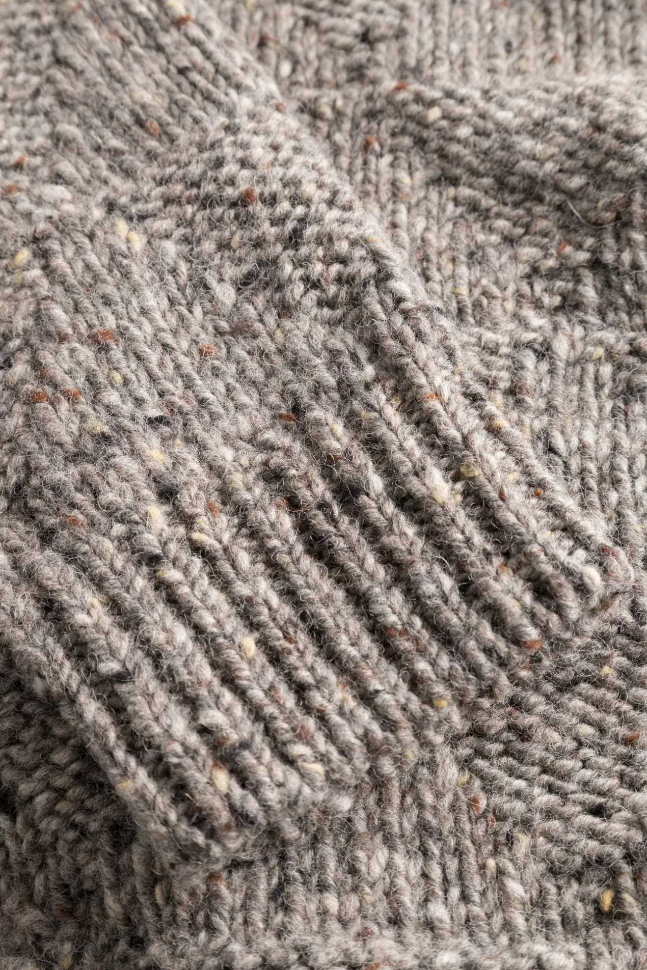 jonas_donegal_diamond_sweater_6.webp Norse Projects KNITWEAR^Jonas Donegal Diamond Sweater Grey Melange