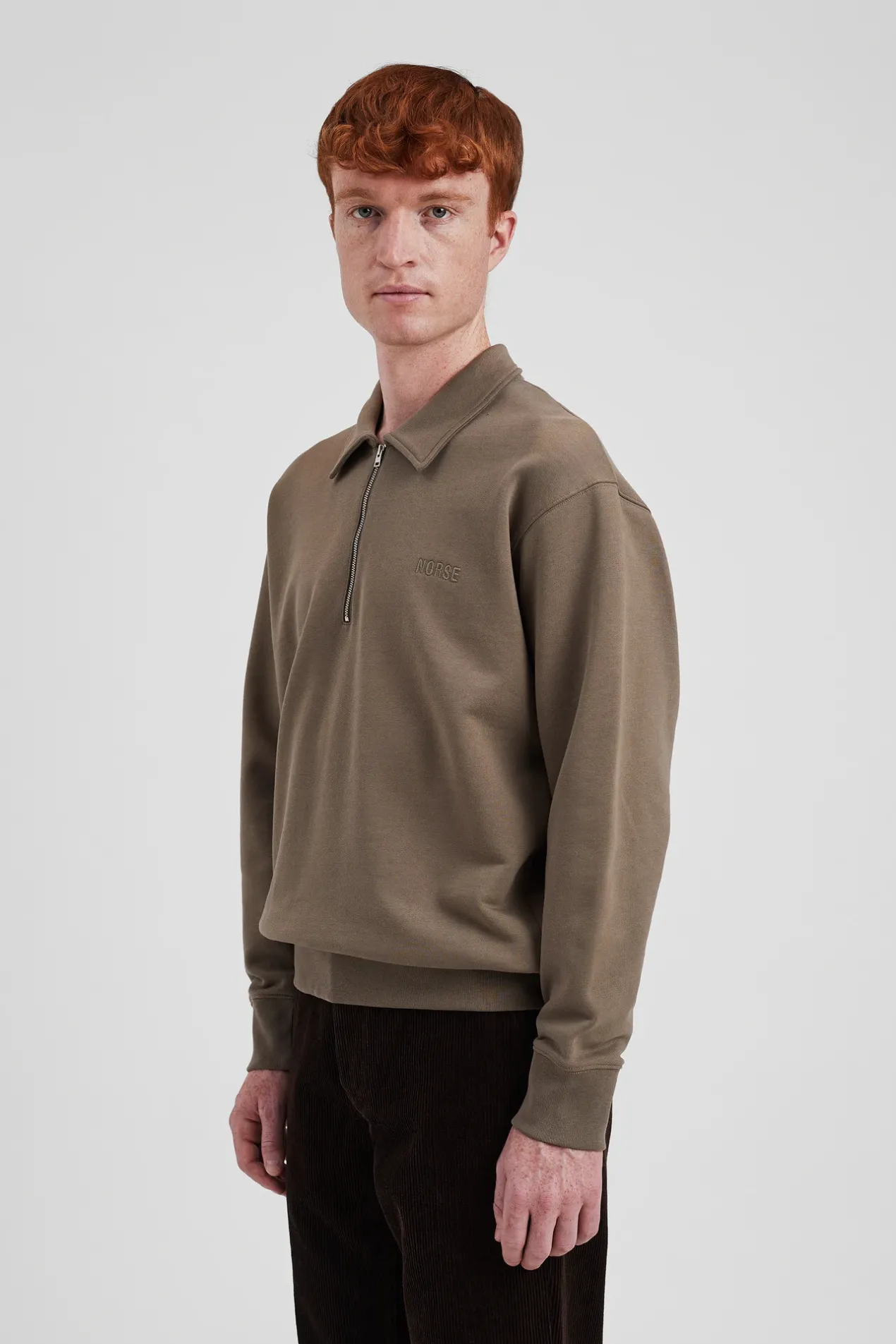 ketel_relaxed_organic_norse_logo_half_zip_3-2.webp Norse Projects SWEATSHIRTS^Ketel Relaxed Organic NORSE Logo Half Zip Sediment Green