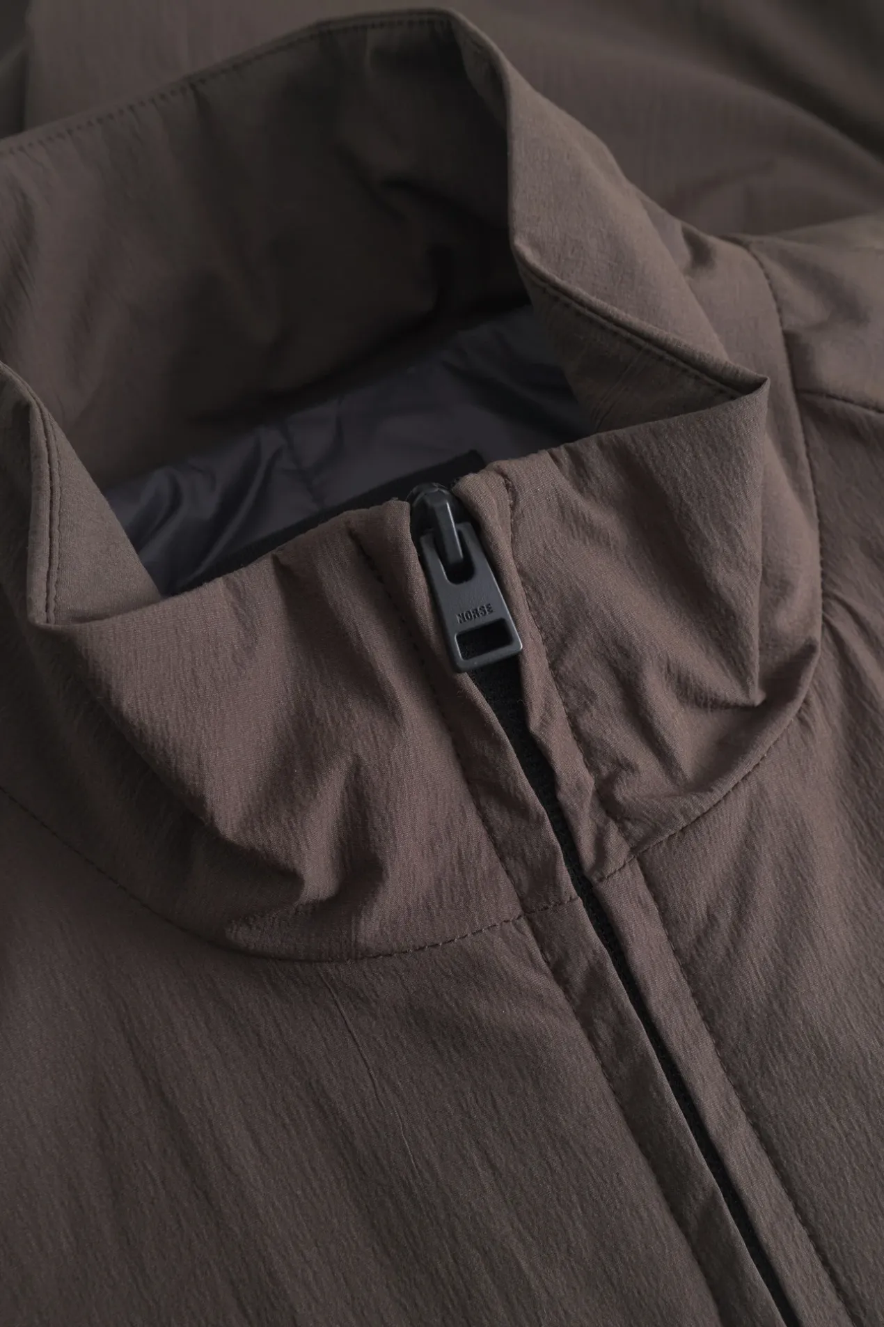 korso_travel_light_insulated_harrington_jacket_7.webp Norse Projects OUTERWEAR^Korso Travel Light Insulated Harrington Jacket Espresso