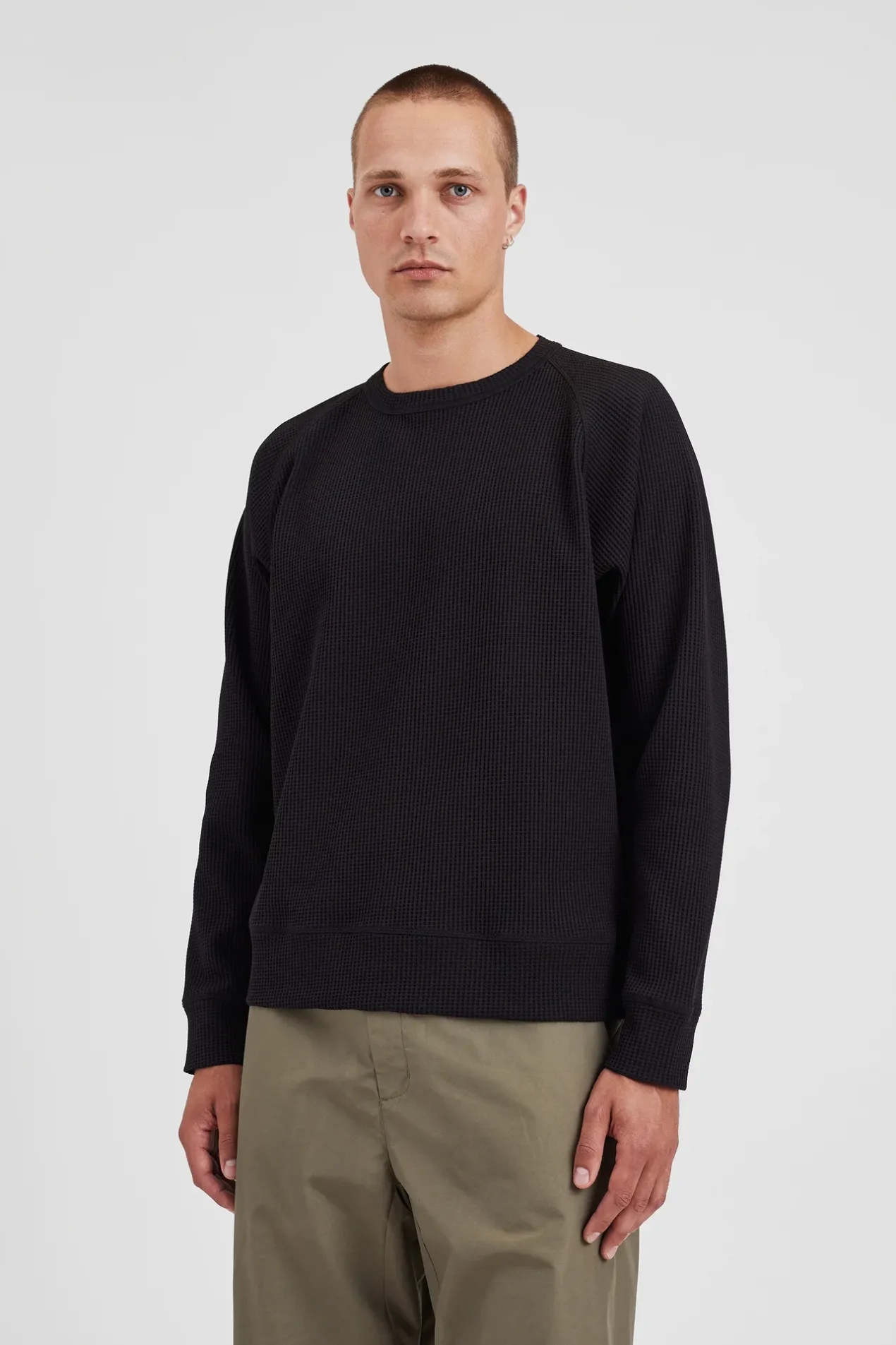 kristian_relaxed_tech_waffle_sweater_2-1.webp Norse Projects SWEATSHIRTS^Kristian Relaxed Tech Waffle Sweater Black