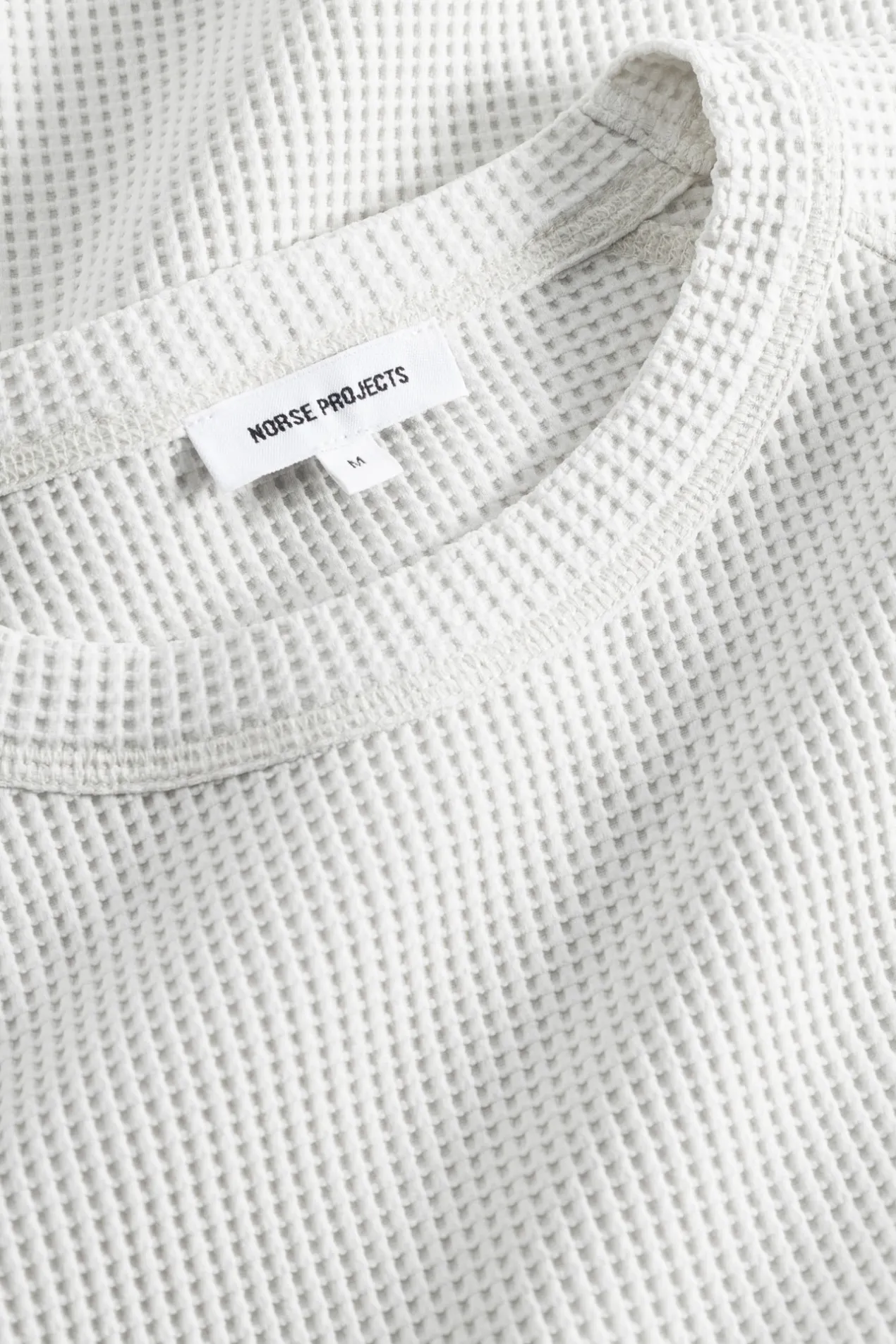 kristian_relaxed_tech_waffle_sweater_2.webp Norse Projects SWEATSHIRTS^Kristian Relaxed Tech Waffle Sweater Lucid White