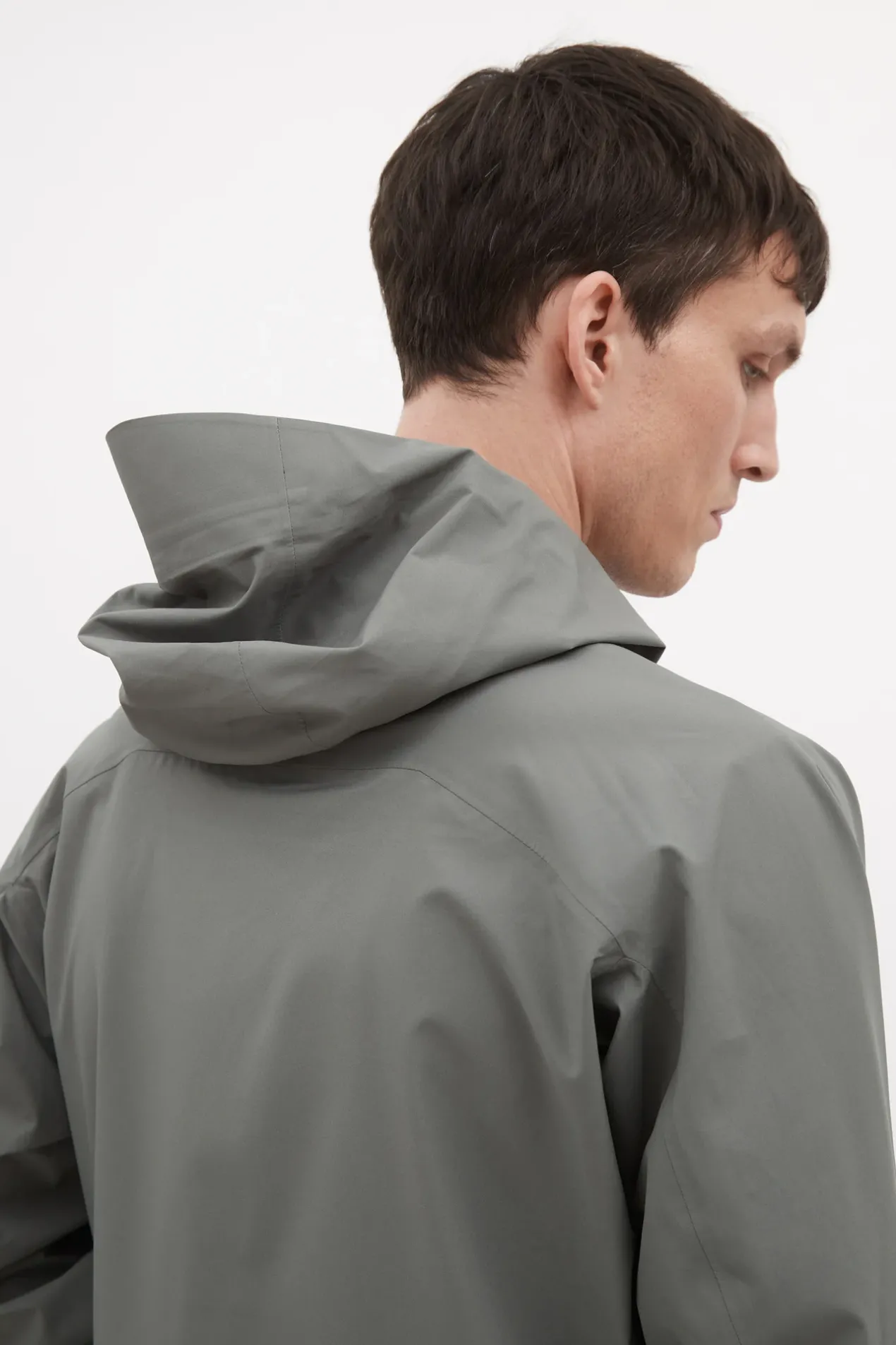 l_waterproof_shell_jacket_8-1.webp Norse Projects OUTERWEAR^3L Waterproof Shell Jacket Pewter