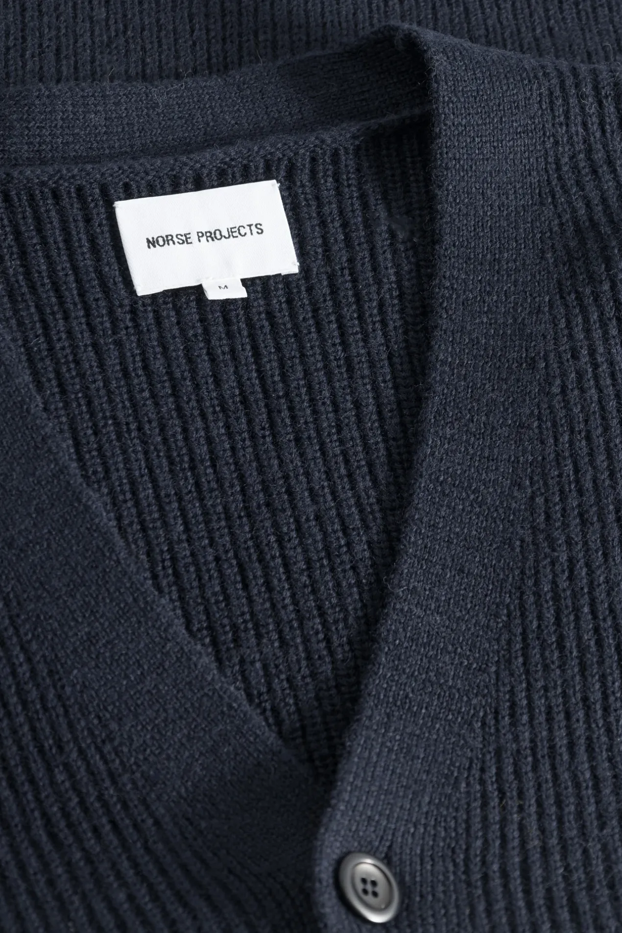 loki_wool_cotton_rib_cardigan_6-1.webp Norse Projects KNITWEAR^Loki Wool Cotton Rib Cardigan Dark Navy