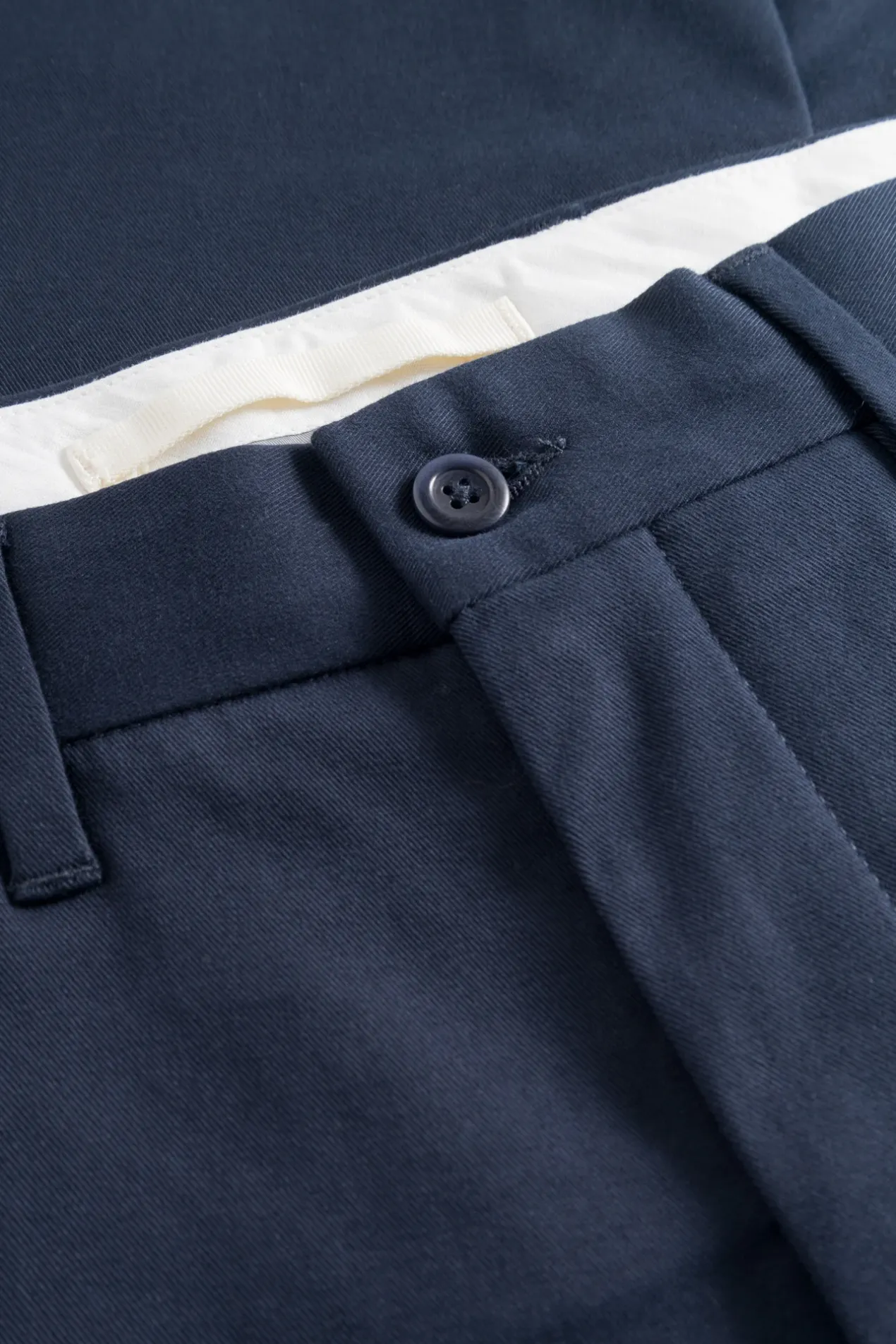 norse_standard_chino_5-5.webp Norse Projects TROUSERS^Norse Standard Chino Dark Navy
