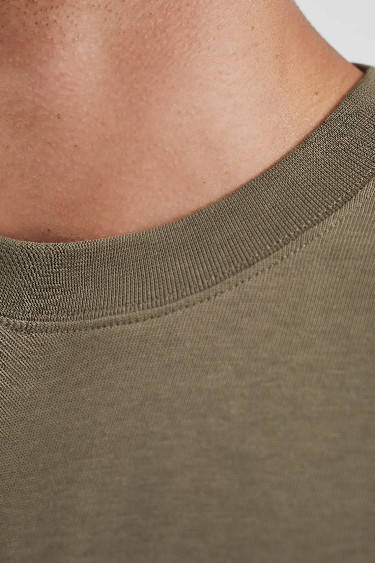 norse_standard_heavy_loose_tshirt_4.webp Norse Projects T-SHIRTS^Norse Standard Heavy Loose T-shirt Sediment Green