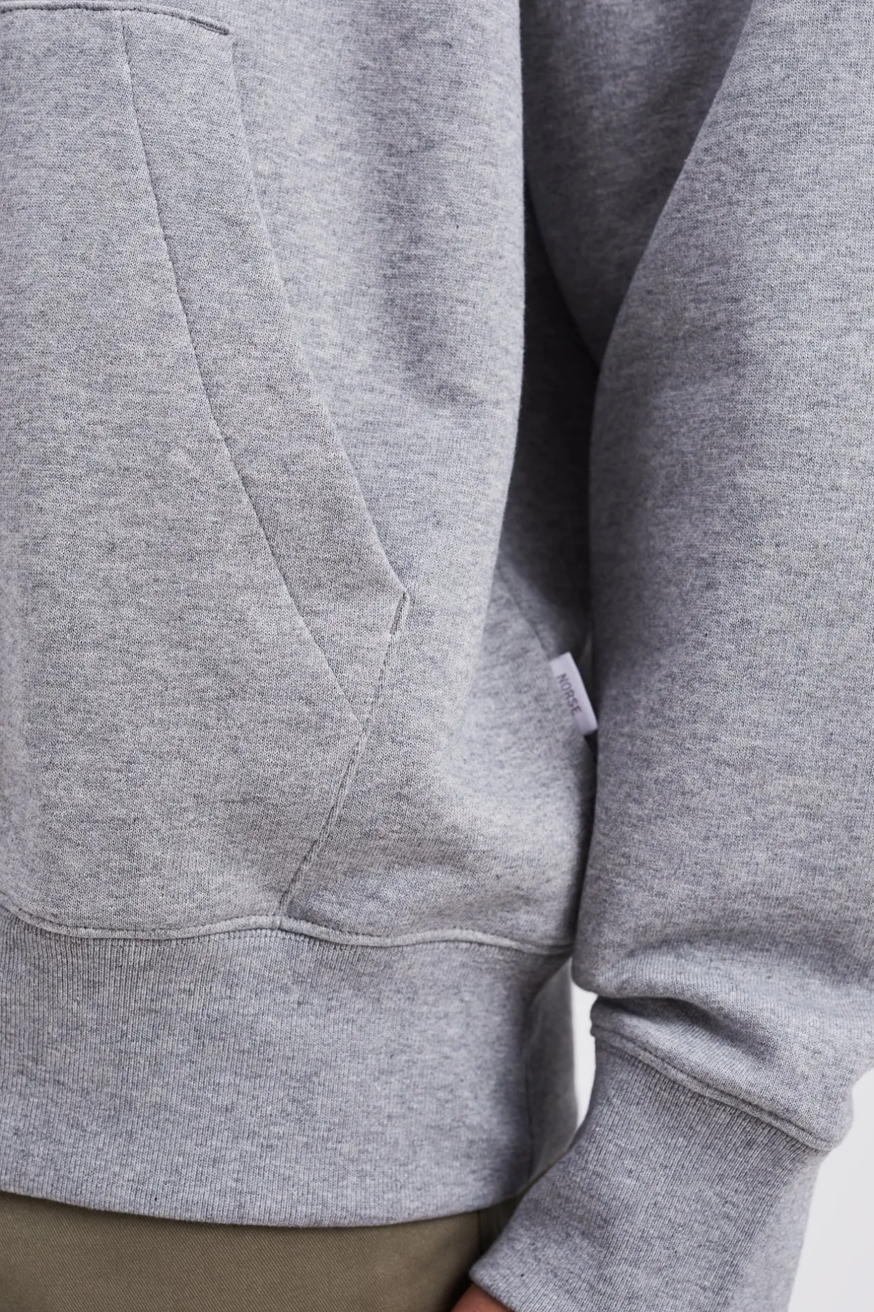 norse_standard_hoodie_5-1.webp Norse Projects SWEATSHIRTS^Norse Standard Hoodie Grey Melange