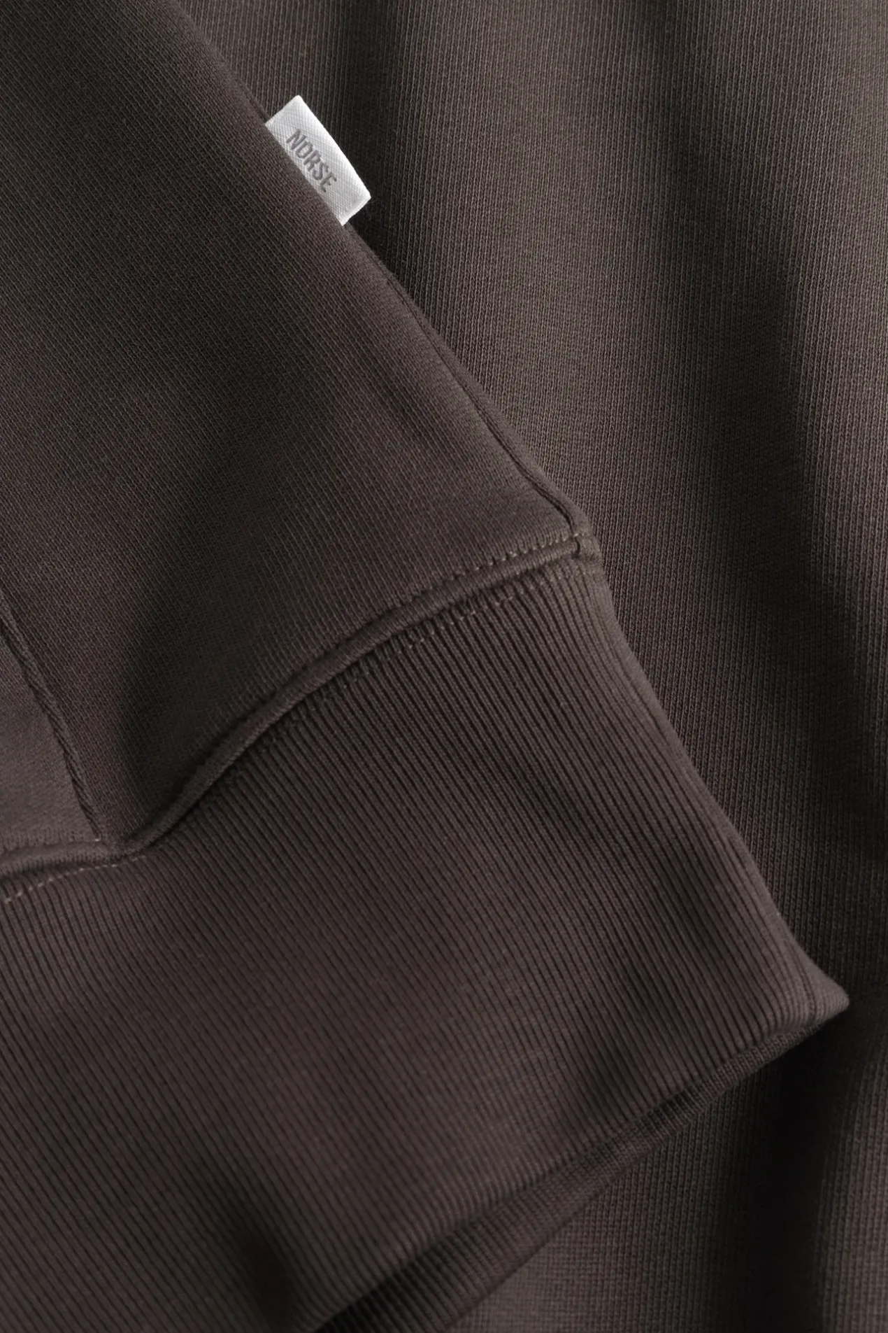 norse_standard_hoodie_5-2.webp Norse Projects SWEATSHIRTS^Norse Standard Hoodie Espresso