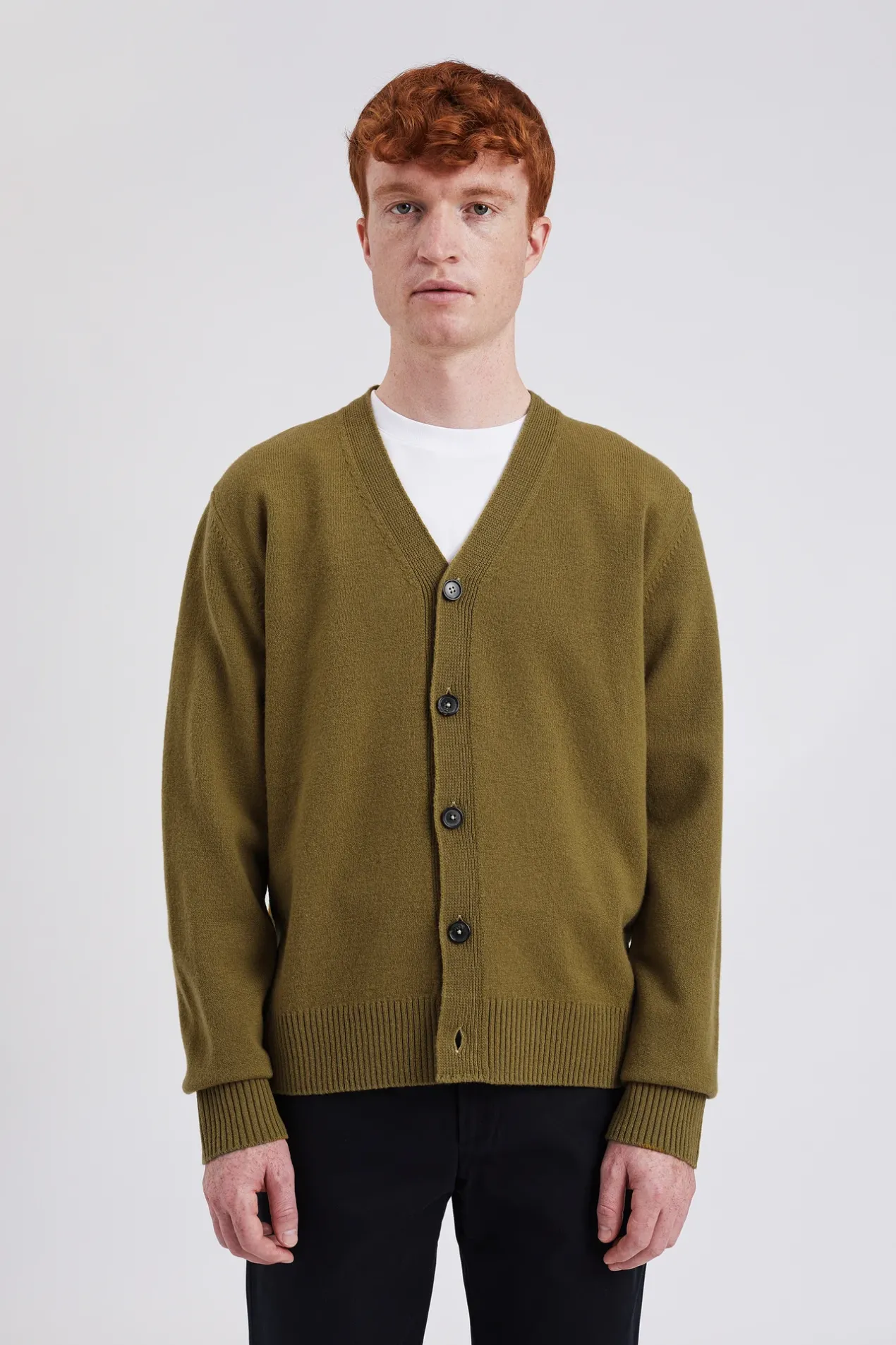 norse_standard_merino_lambswool_cardigan_2.webp Norse Projects KNITWEAR^Norse Standard Merino Lambswool Cardigan Sitka Green