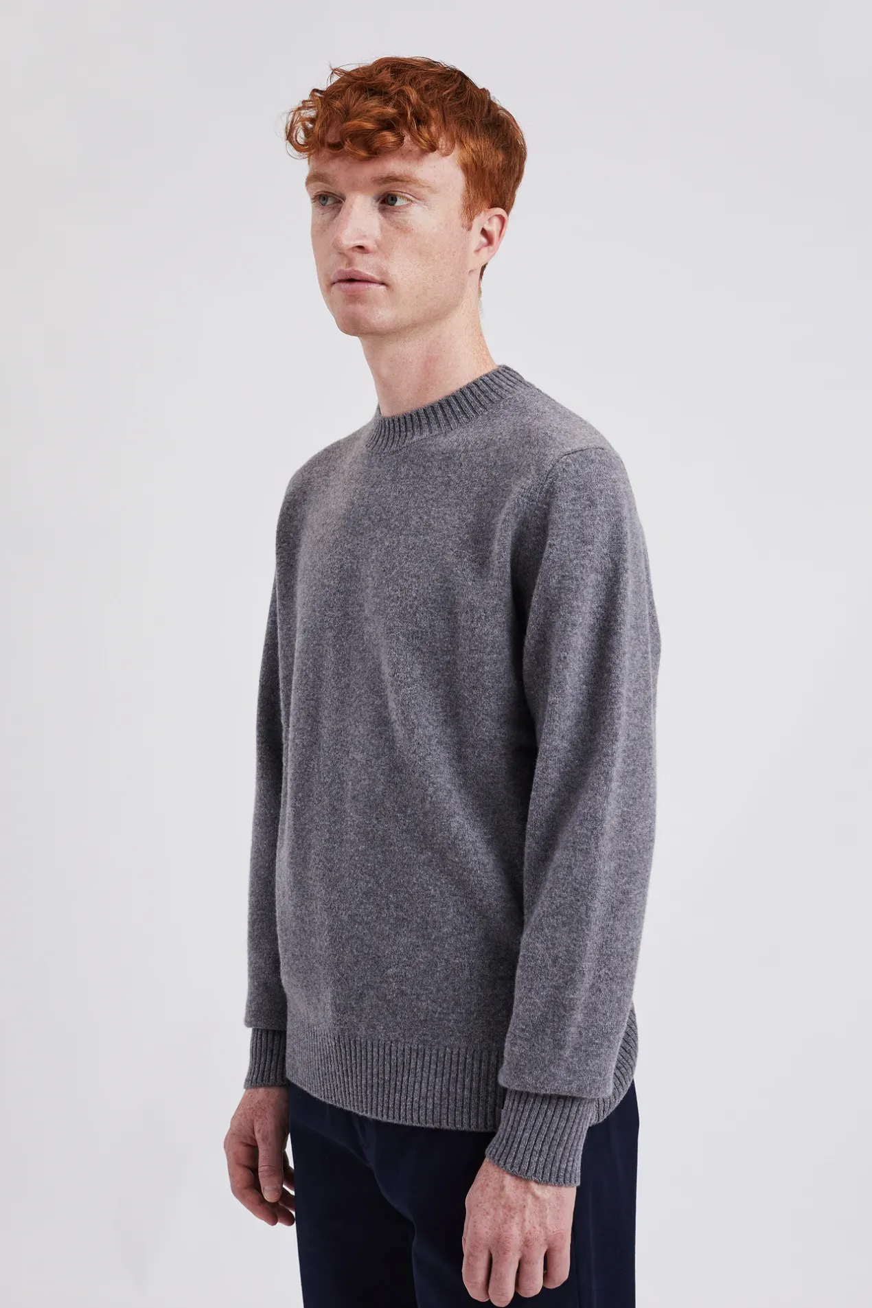 norse_standard_merino_lambswool_sweater_3-5.webp Norse Projects KNITWEAR^Norse Standard Merino Lambswool Sweater Grey Melange