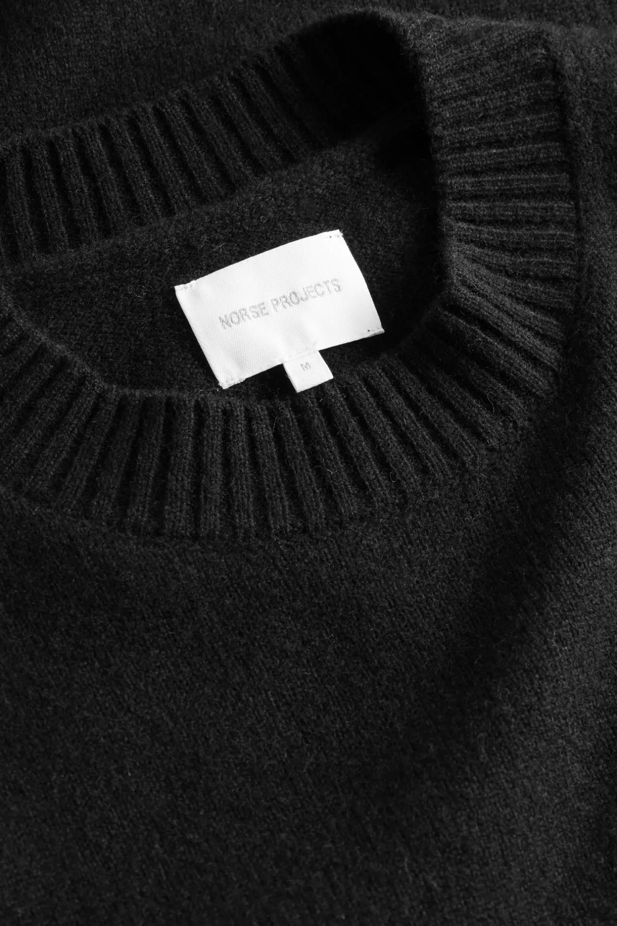 norse_standard_merino_lambswool_sweater_7.webp Norse Projects KNITWEAR^Norse Standard Merino Lambswool Sweater Black