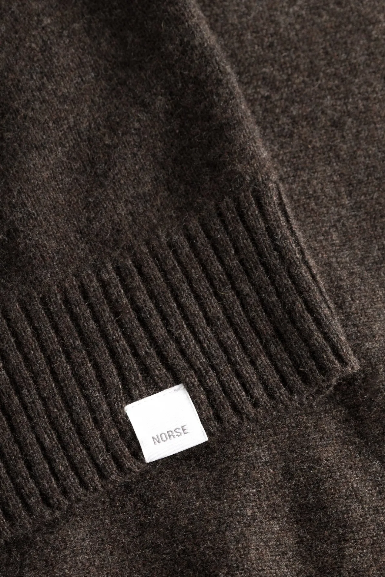 norse_standard_merino_lambswool_sweater_8-1.webp Norse Projects KNITWEAR^Norse Standard Merino Lambswool Sweater Heathland Brown