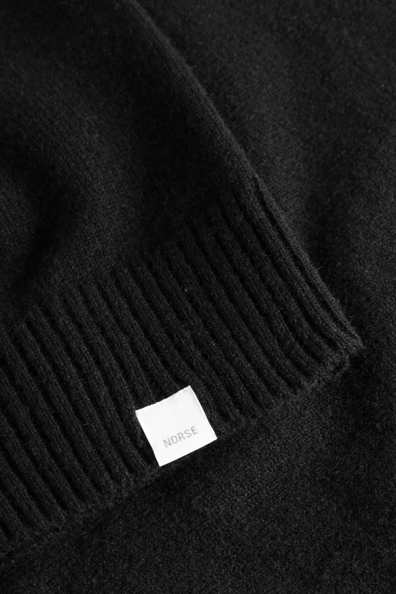 norse_standard_merino_lambswool_sweater_9.webp Norse Projects KNITWEAR^Norse Standard Merino Lambswool Sweater Black