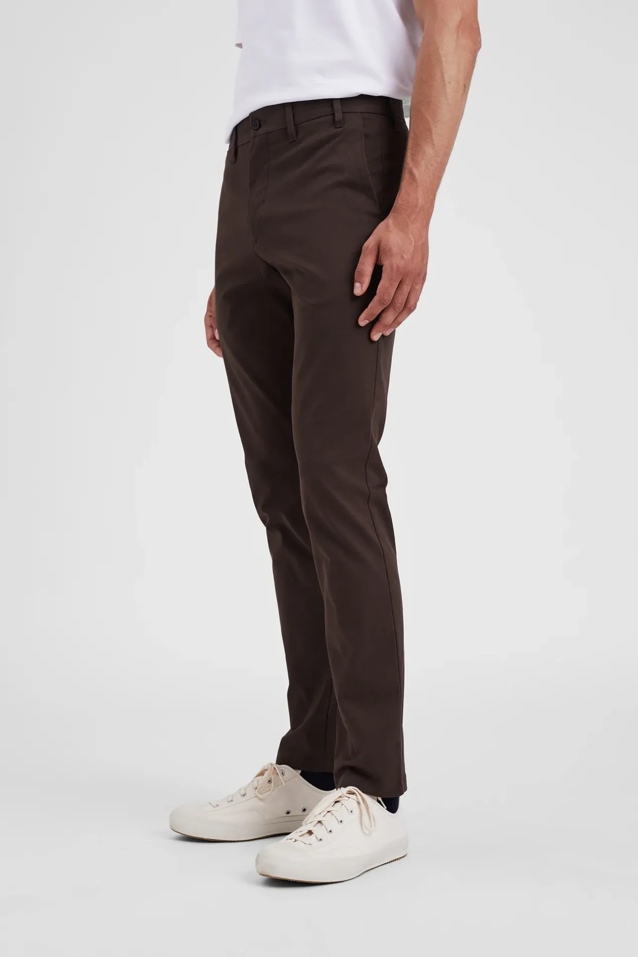 norse_standard_slim_chino_3-3.webp Norse Projects TROUSERS^Norse Standard Slim Chino Espresso