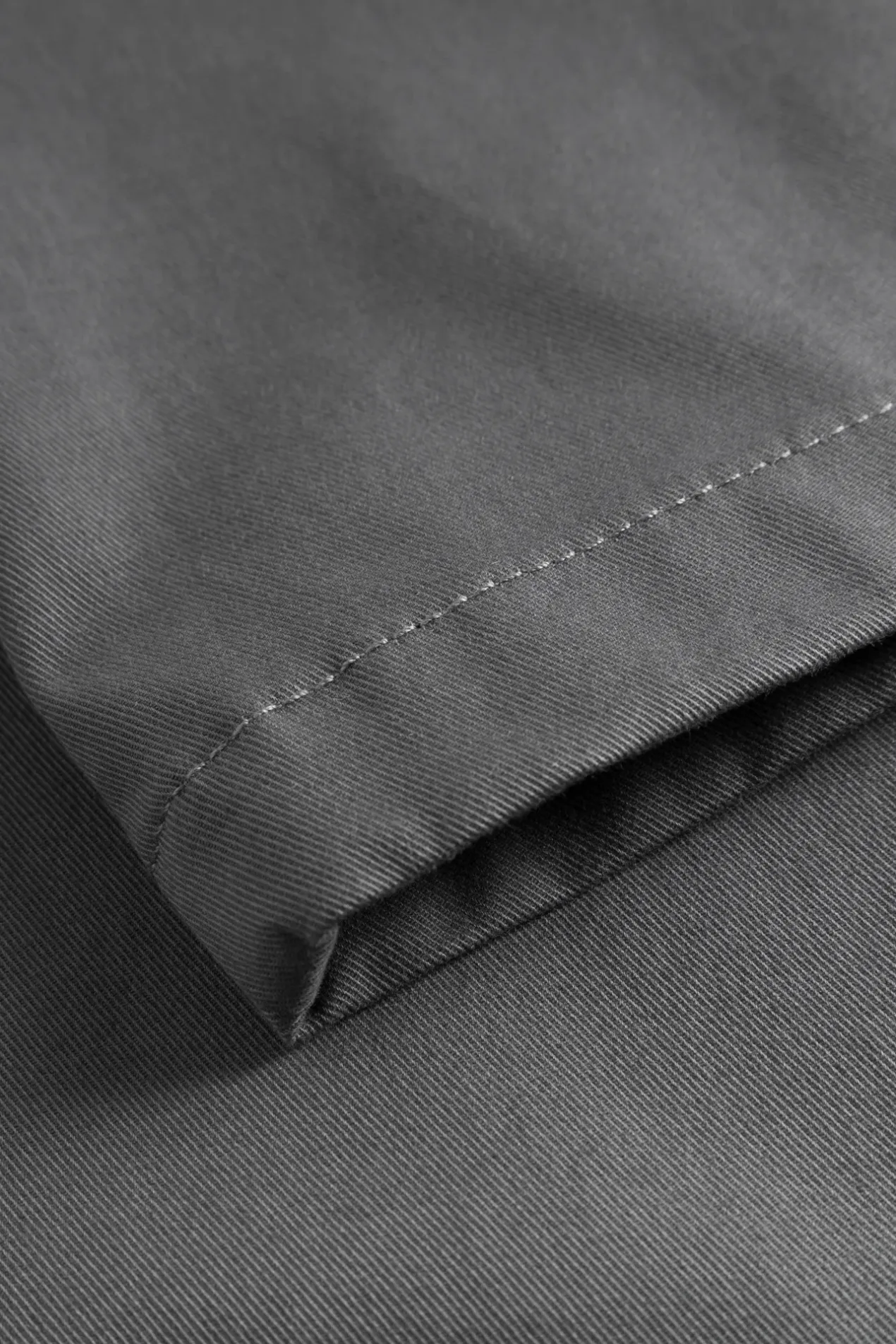 norse_standard_slim_chino_5-2.webp Norse Projects TROUSERS^Norse Standard Slim Chino Magnet Grey