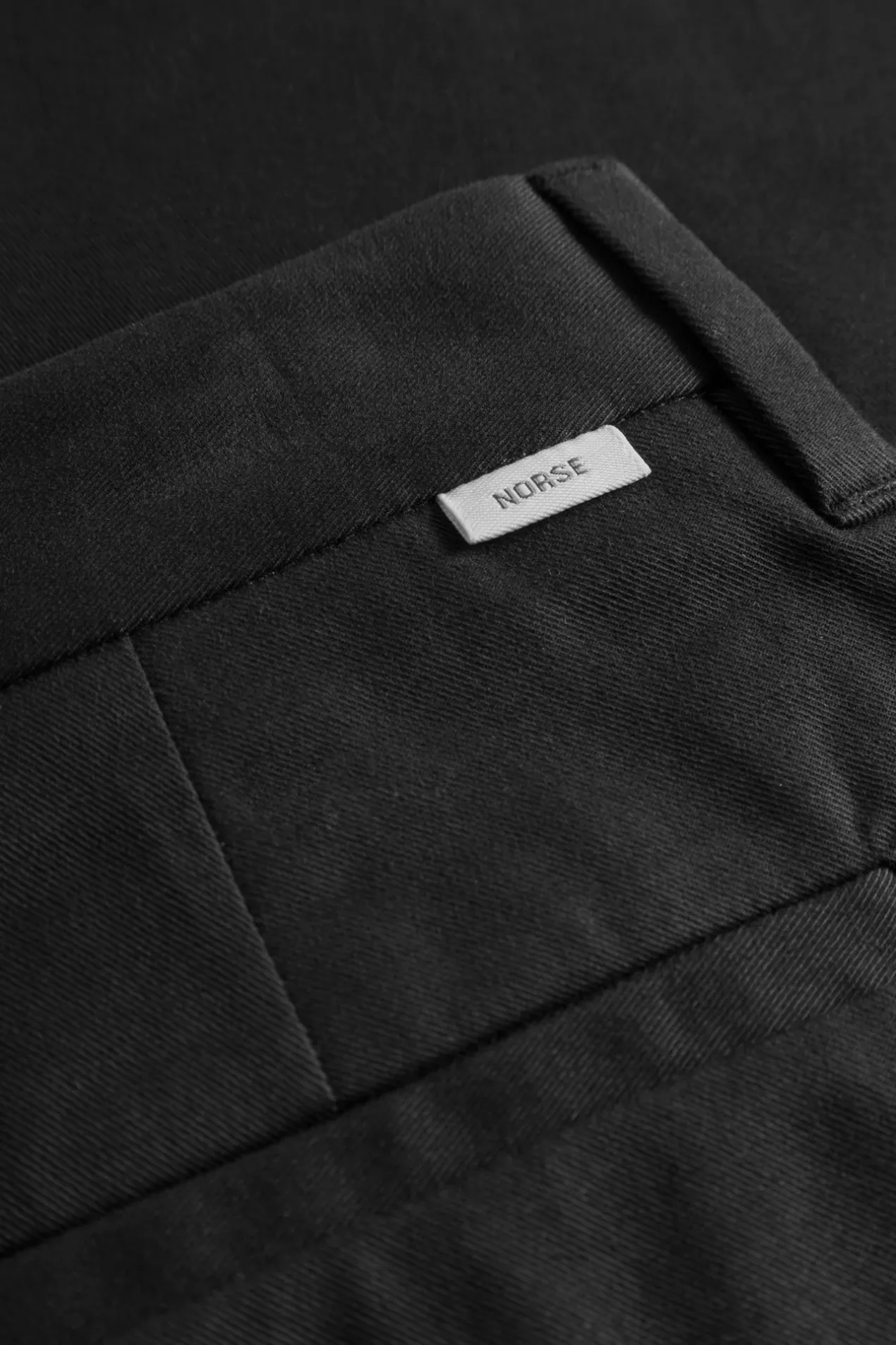 norse_standard_slim_chino_5.webp Norse Projects TROUSERS^Norse Standard Slim Chino Black