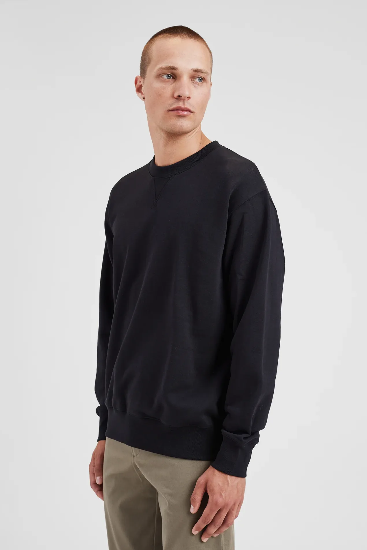norse_standard_sweatshirt_3-4.webp Norse Projects SWEATSHIRTS^Norse Standard Sweatshirt Black