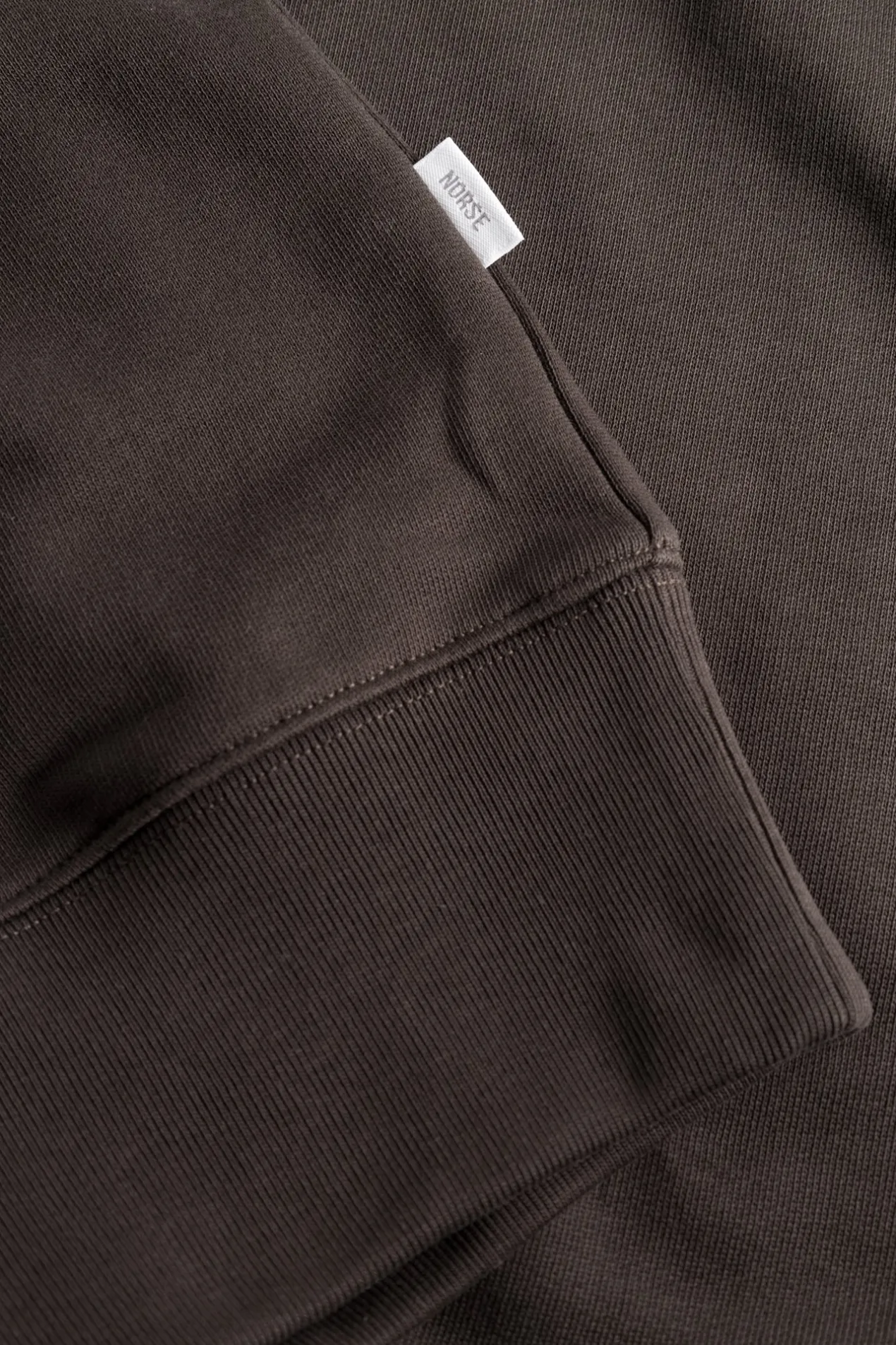 norse_standard_sweatshirt_5-2.webp Norse Projects SWEATSHIRTS^Norse Standard Sweatshirt Espresso
