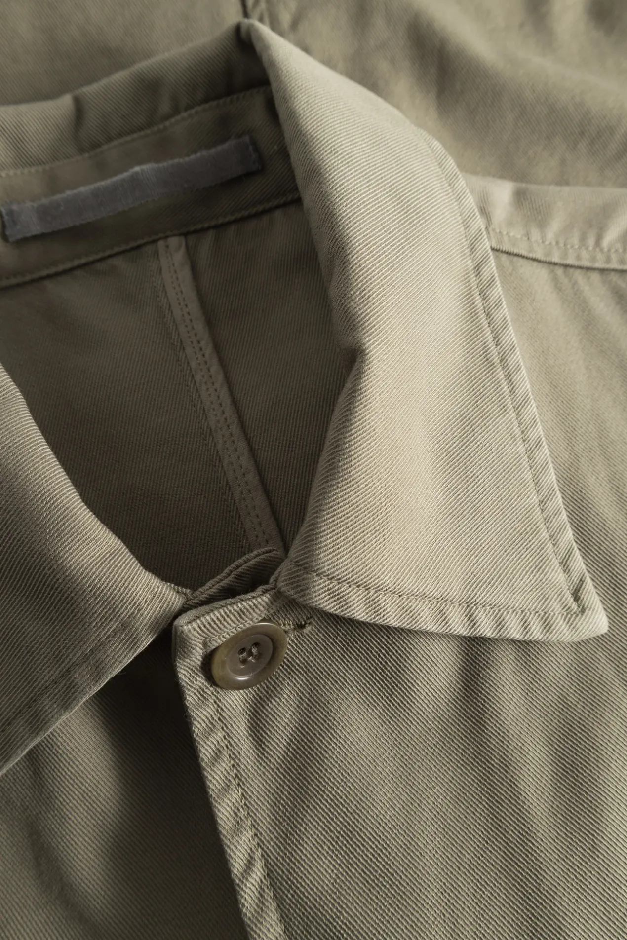 norse_standard_twill_overshirt_6.webp Norse Projects OVERSHIRTS^Norse Standard Twill Overshirt Sediment Green