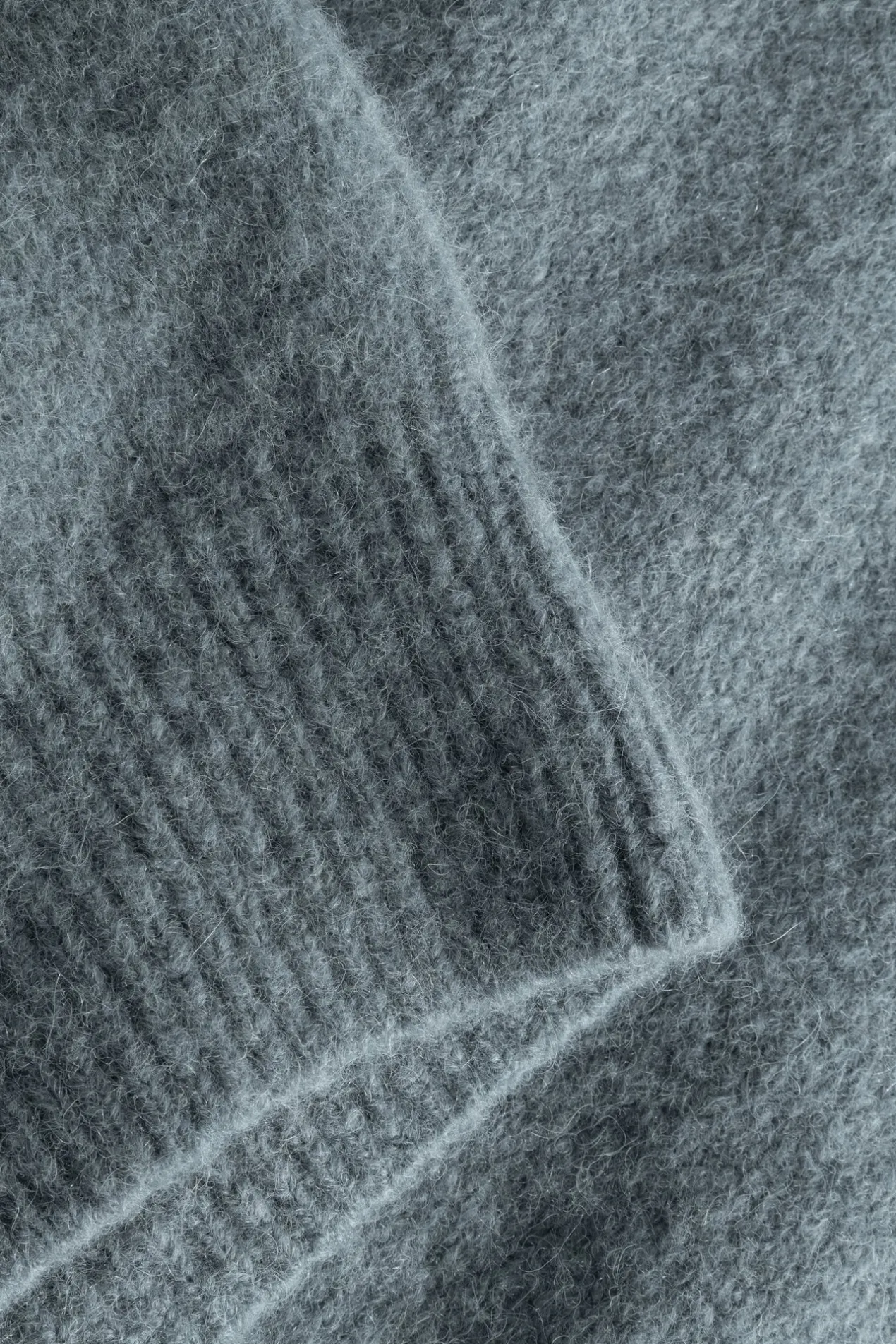 rasmus_relaxed_brushed_vneck_sweater_8.webp Norse Projects KNITWEAR^Rasmus Relaxed Brushed V-Neck Sweater Mouse Grey